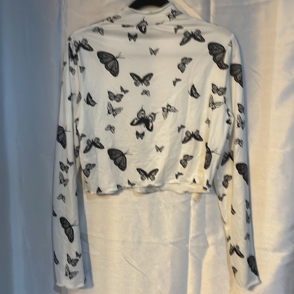 Women’s SHEIN Butterfly Crop Top Size 1X - Picture 2 of 6